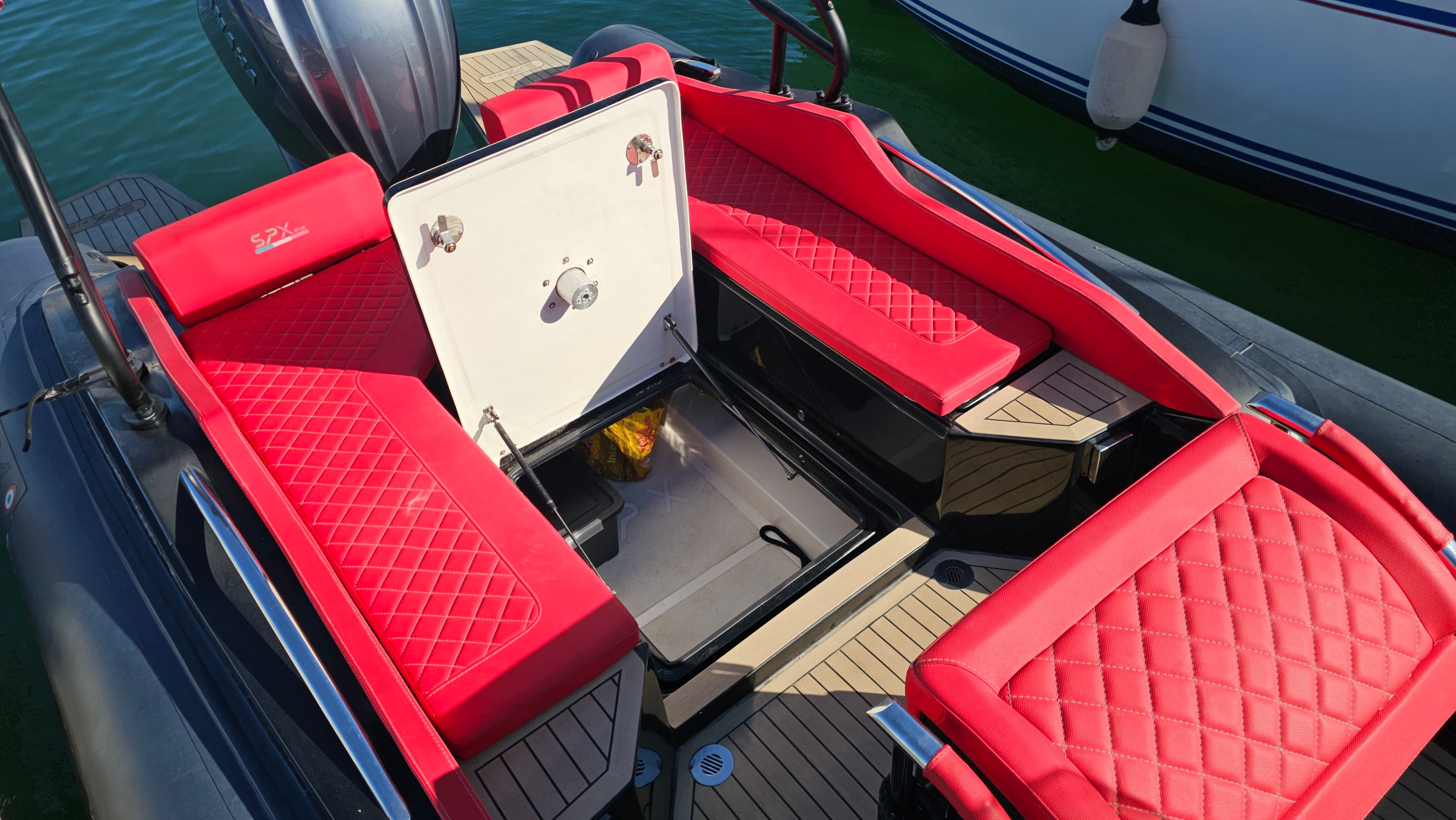 SPX 24 Dinette 16