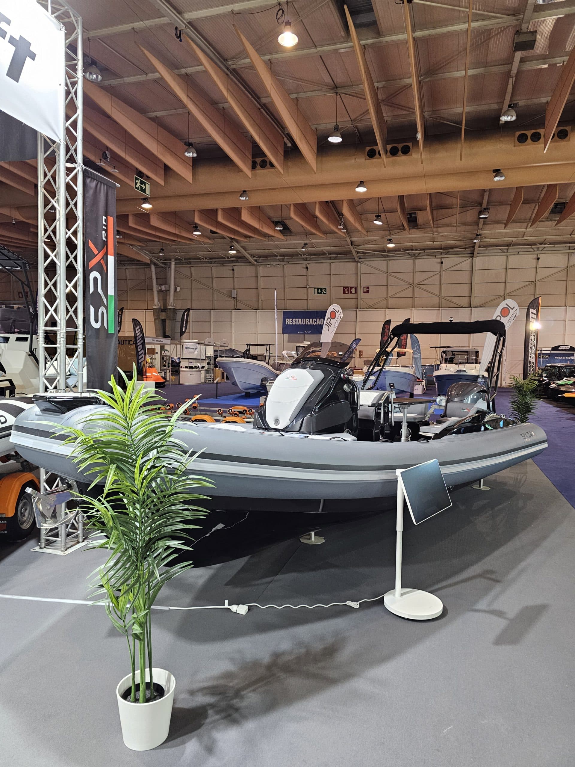 SPX RIB 24 Dinette 3
